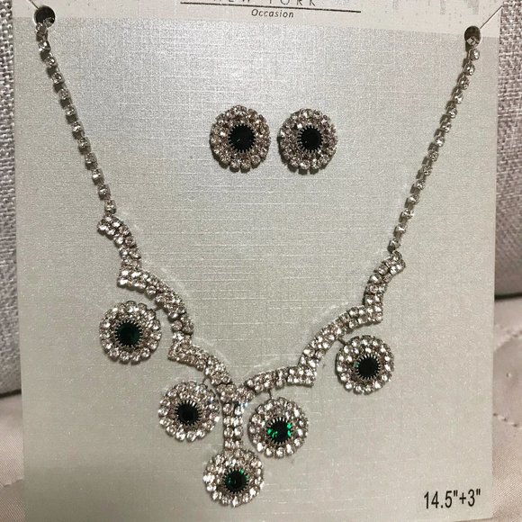 New Silver color Crystal Green Stone Stud Earrings  and Necklace -Fashion Trend - Picture 1 of 3